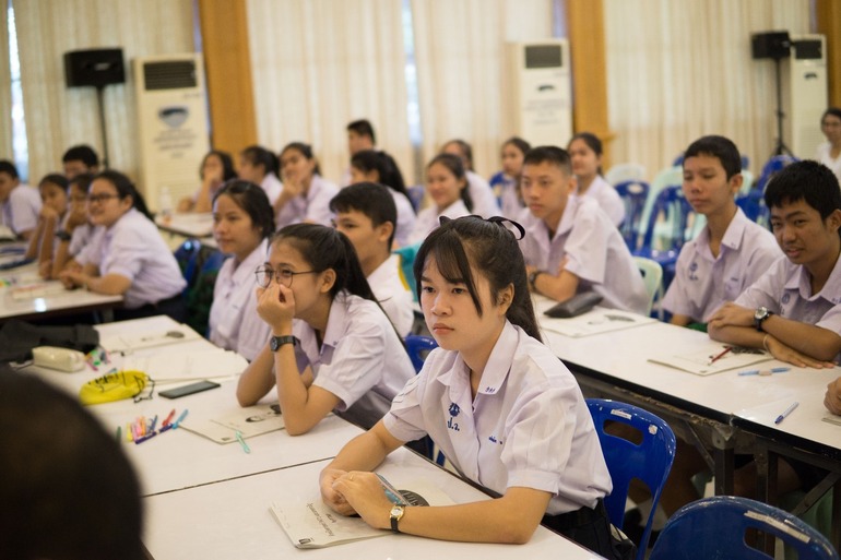 Choáng ngợp với ngữ liệu trong đề thi tham khảo kỳ thi THPT 2025